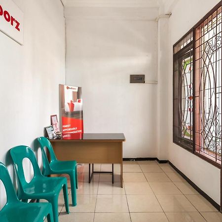 Reddoorz Near Widya Mandala University Surabaya Kültér fotó