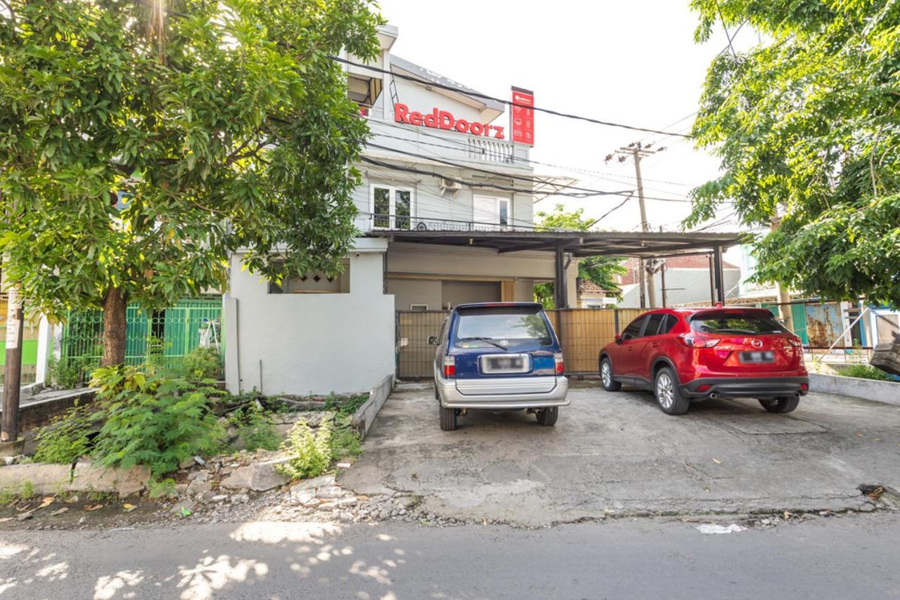 Reddoorz Near Widya Mandala University Surabaya Kültér fotó