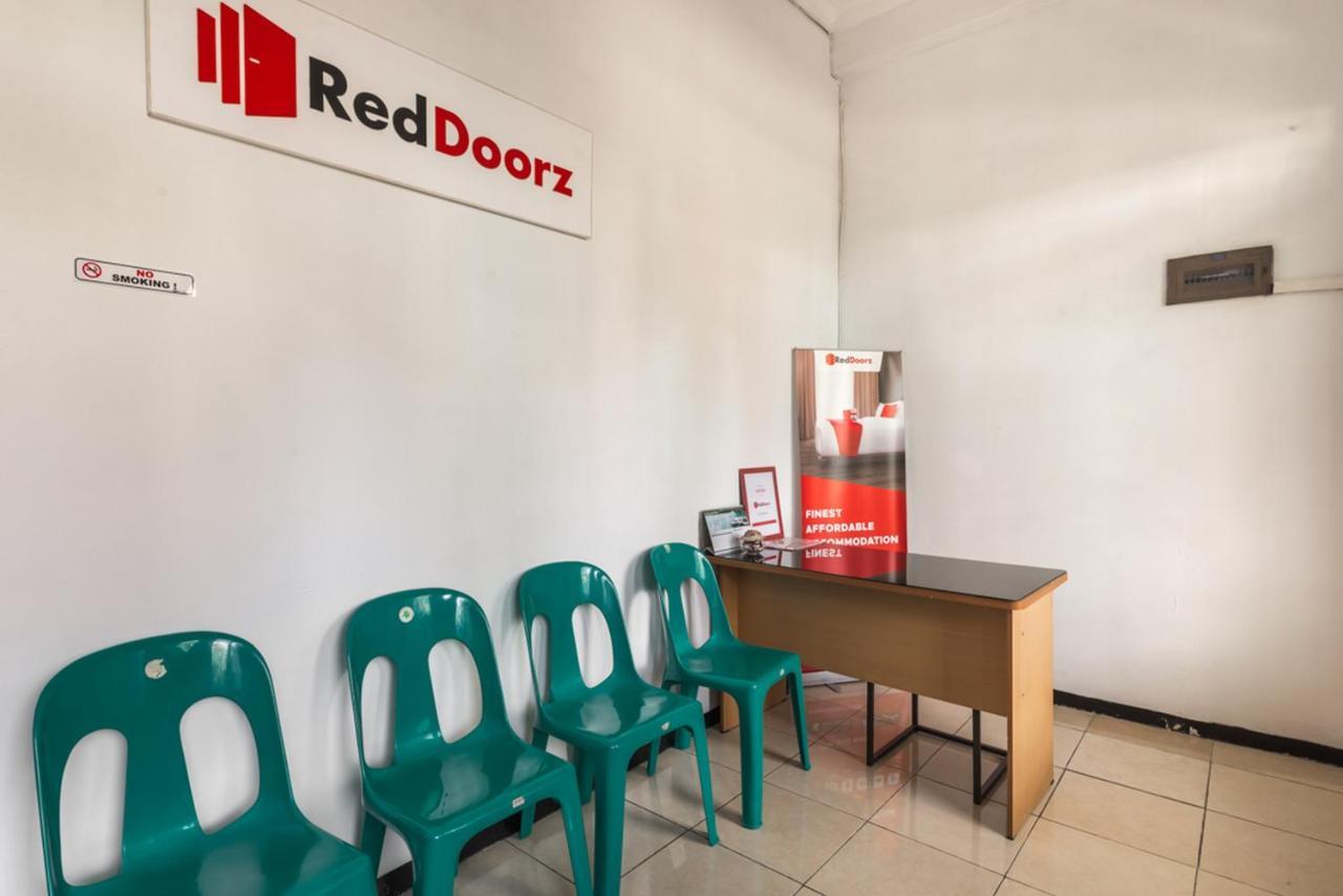 Reddoorz Near Widya Mandala University Surabaya Kültér fotó