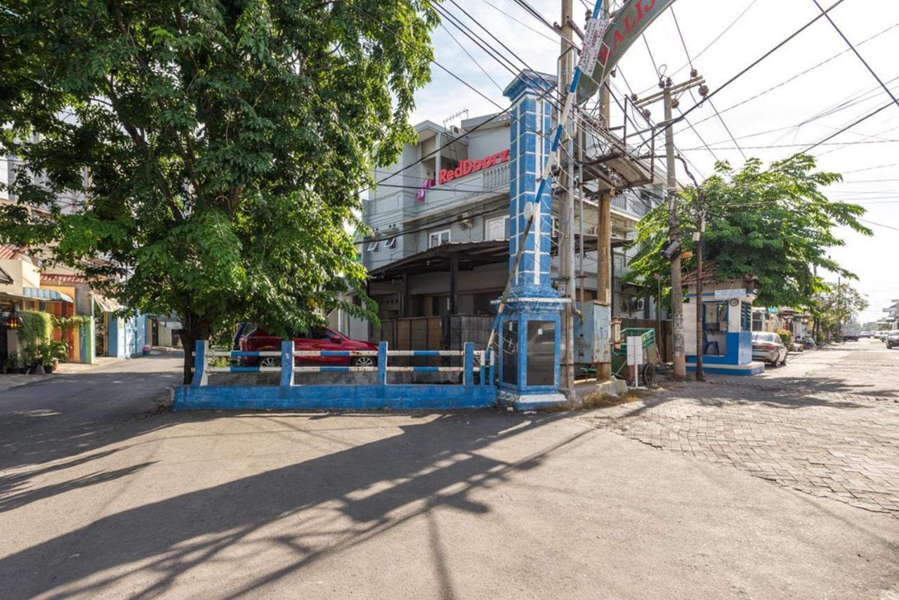 Reddoorz Near Widya Mandala University Surabaya Kültér fotó