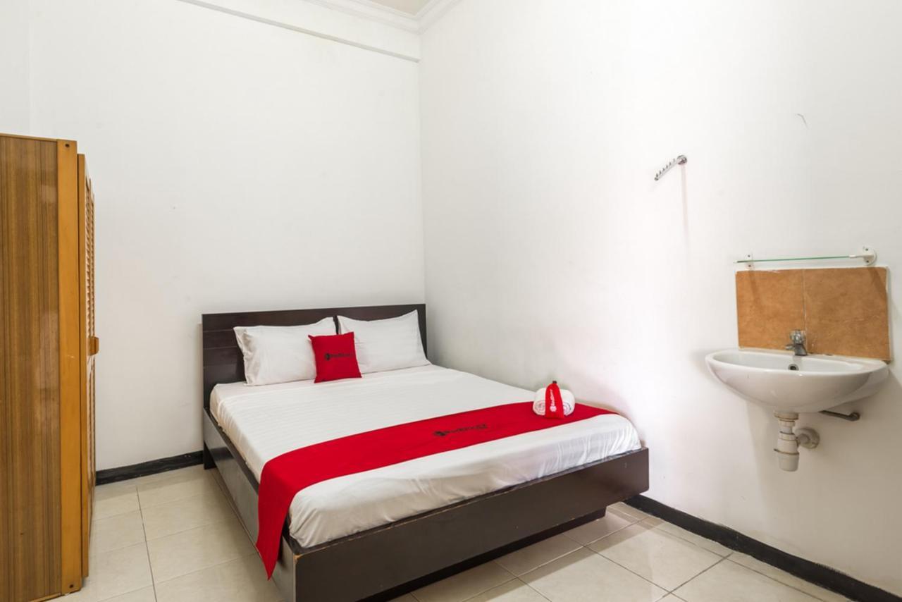 Reddoorz Near Widya Mandala University Surabaya Kültér fotó